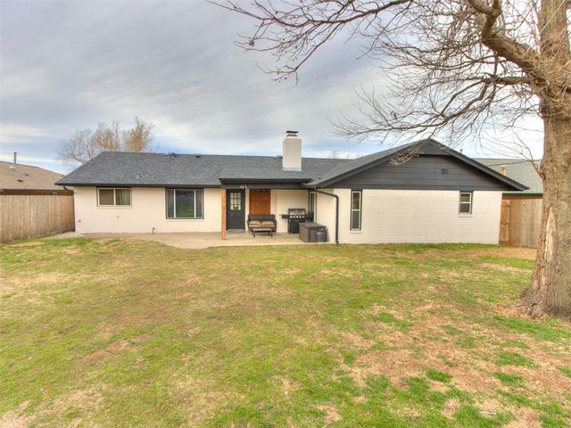 11500 Carriage Drive, Yukon, OK 73099