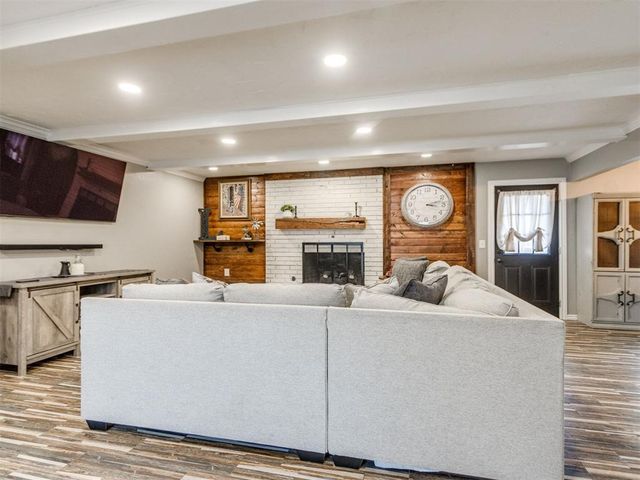 11500 Carriage Drive, Yukon, OK 73099