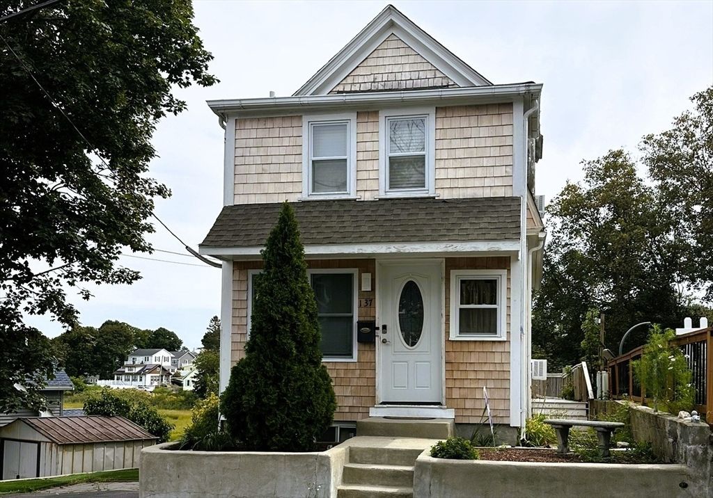 137 Winthrop St, Quincy, MA 02169