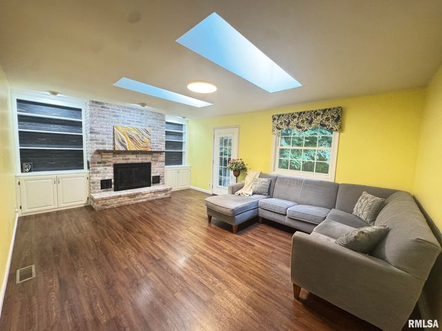 1603 W GRANDRIDGE Drive, Dunlap, IL 61525