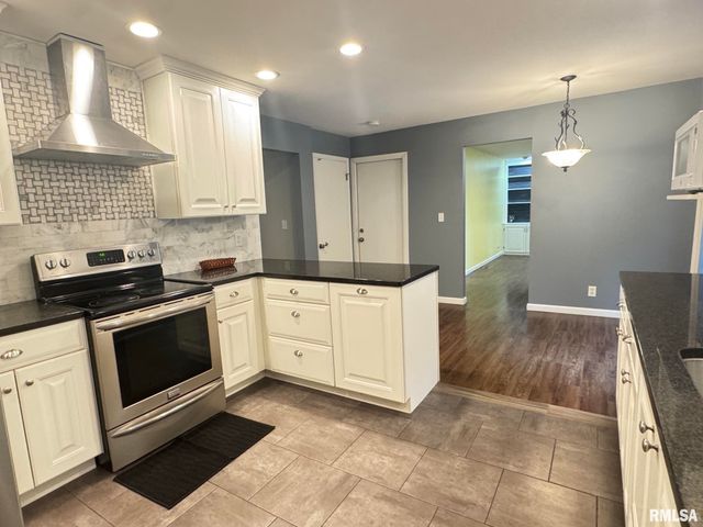 1603 W GRANDRIDGE Drive, Dunlap, IL 61525