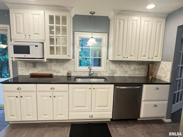 1603 W GRANDRIDGE Drive, Dunlap, IL 61525
