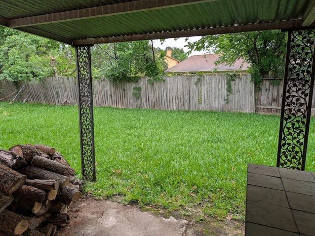 9830 Thistle Trail Drive, Houston, TX 77070