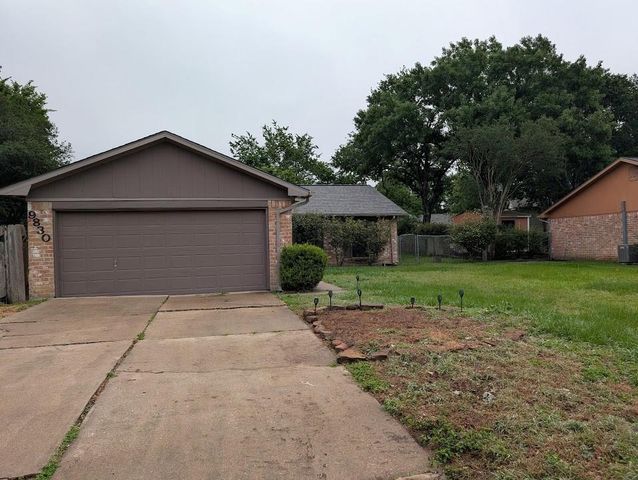 9830 Thistle Trail Drive, Houston, TX 77070