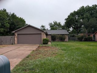 9830 Thistle Trail Drive, Houston, TX 77070