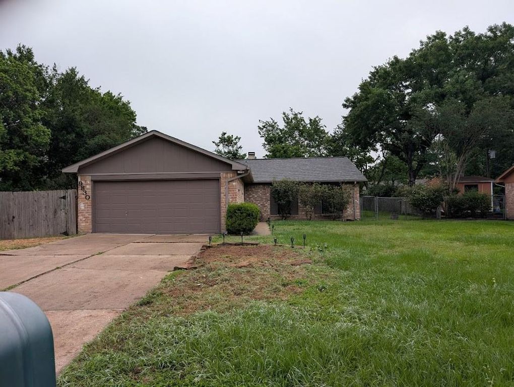 9830 Thistle Trail Drive, Houston, TX 77070