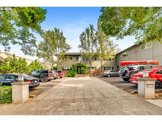 2301 Se CARUTHERS St 10, Portland, OR 97214