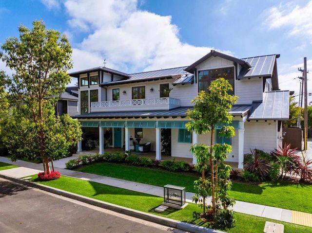 1040 Pine St, Coronado, CA 92118