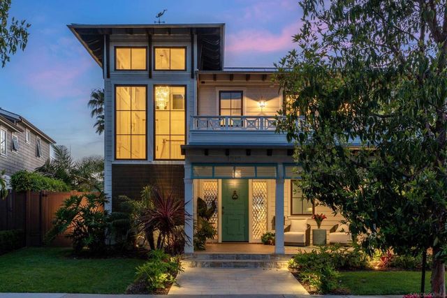 1040 Pine St, Coronado, CA 92118