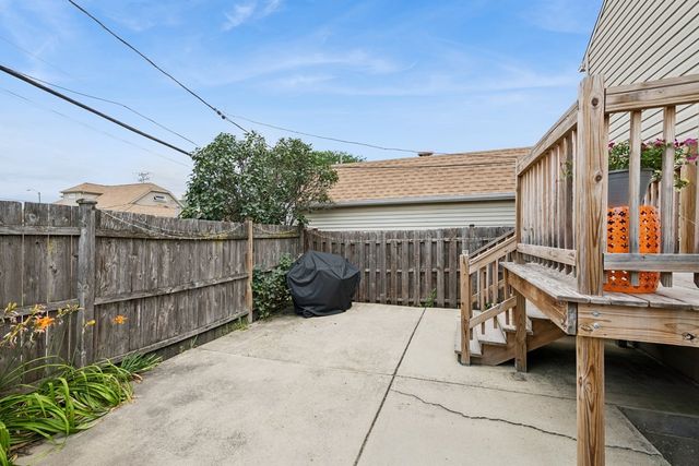 5150 N Moody Avenue, Chicago, IL 60630