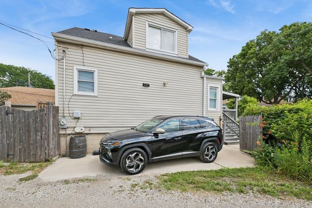 5150 N Moody Avenue, Chicago, IL 60630