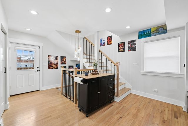 5150 N Moody Avenue, Chicago, IL 60630