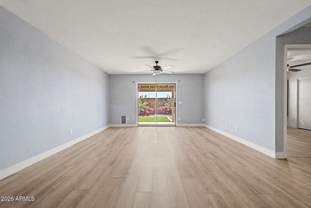 Image 12 of property listing at 16722 N 114TH Drive, Surprise, AZ 85378