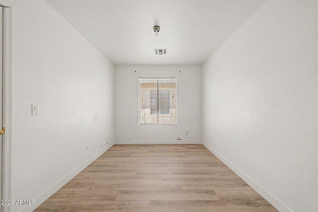 Image 18 of property listing at 16722 N 114TH Drive, Surprise, AZ 85378