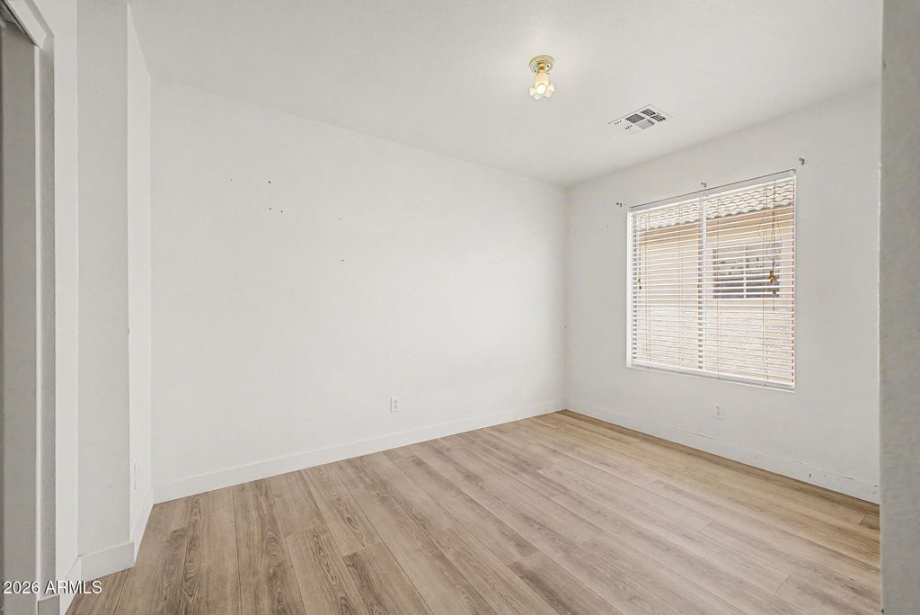 Image 19 of property listing at 16722 N 114TH Drive, Surprise, AZ 85378