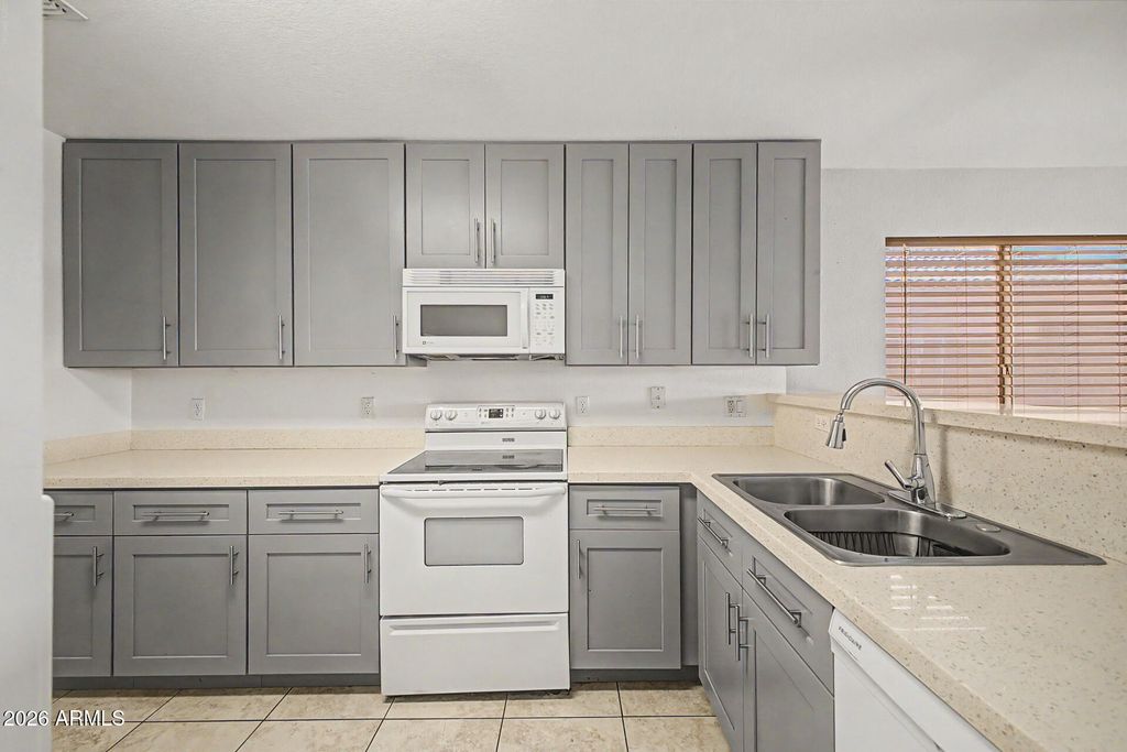Image 3 of property listing at 16722 N 114TH Drive, Surprise, AZ 85378
