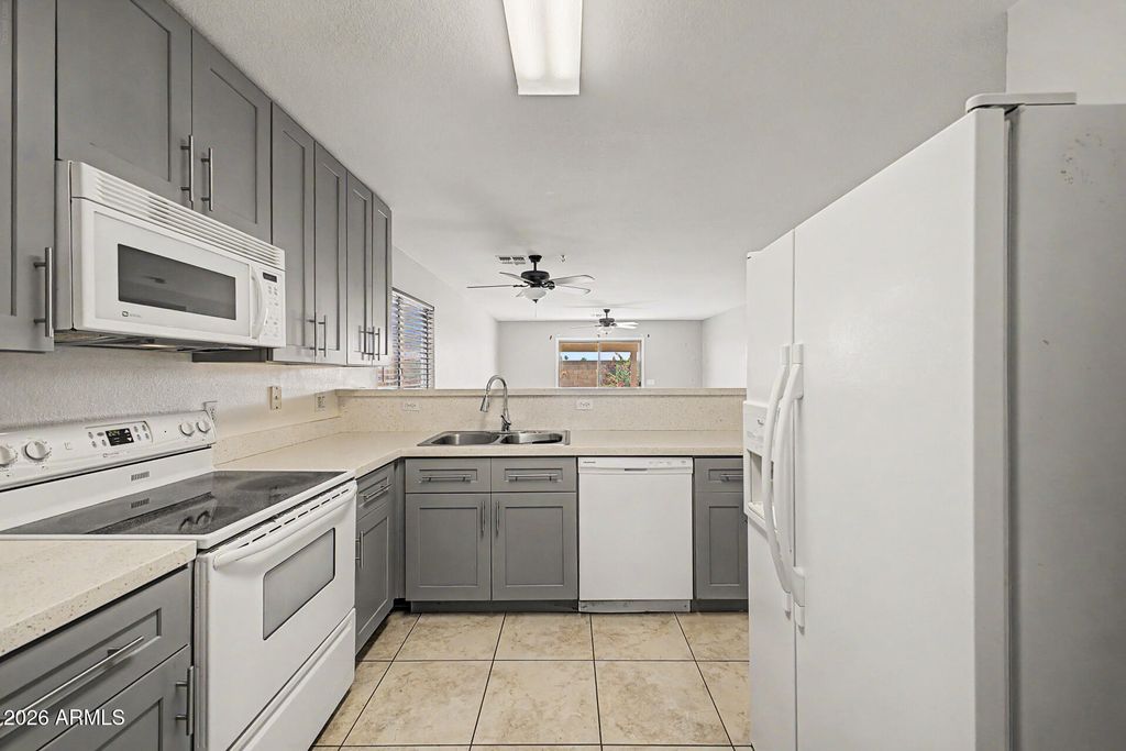 Image 8 of property listing at 16722 N 114TH Drive, Surprise, AZ 85378