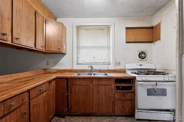 707 Ruggles Road, St Louis, MO 63135