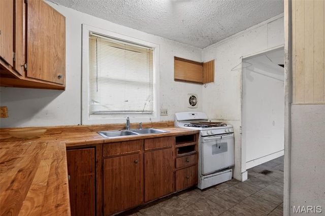 707 Ruggles Road, St Louis, MO 63135