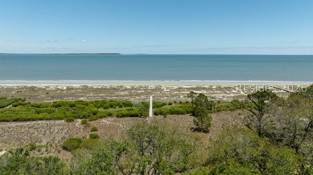 3 Wagener Pl, Hilton Head Island, SC 29928