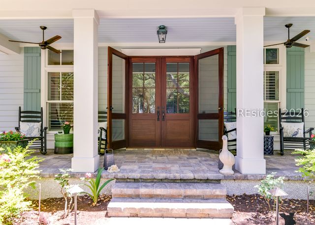 3 Wagener Pl, Hilton Head Island, SC 29928