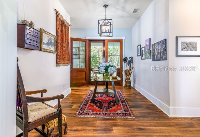 3 Wagener Pl, Hilton Head Island, SC 29928