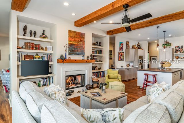 3 Wagener Pl, Hilton Head Island, SC 29928