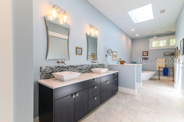 3 Wagener Pl, Hilton Head Island, SC 29928