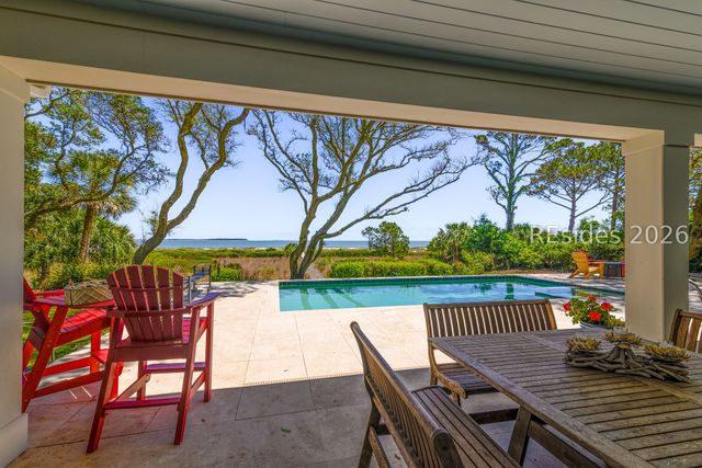 3 Wagener Pl, Hilton Head Island, SC 29928