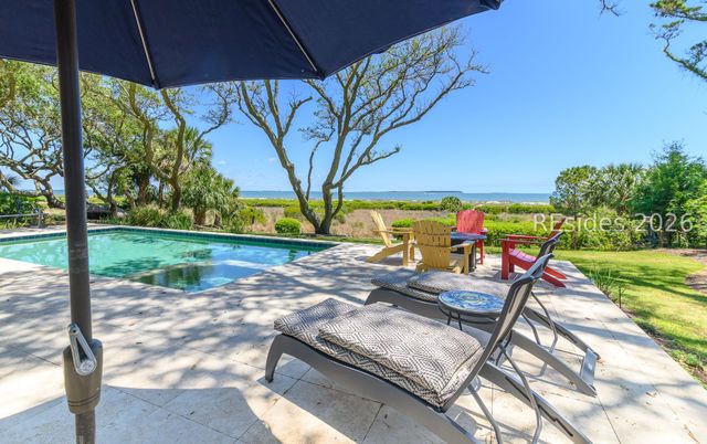 3 Wagener Pl, Hilton Head Island, SC 29928