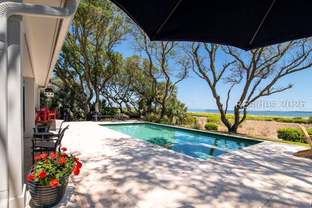 3 Wagener Pl, Hilton Head Island, SC 29928