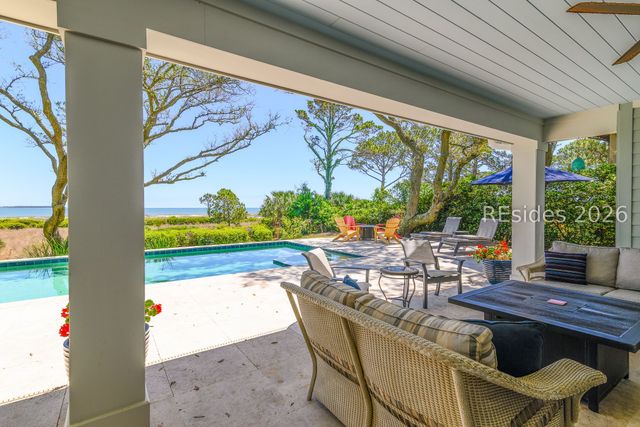 3 Wagener Pl, Hilton Head Island, SC 29928