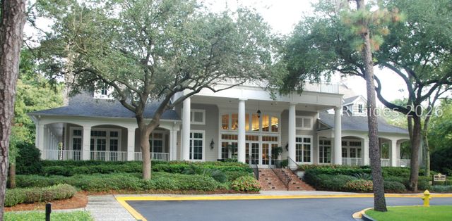 3 Wagener Pl, Hilton Head Island, SC 29928