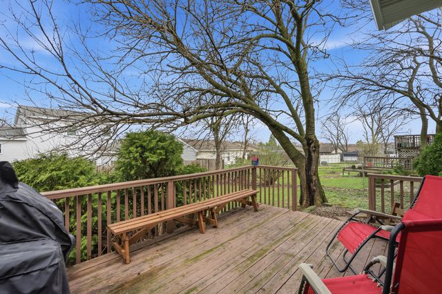 7654 W Moorefield Drive, Frankfort, IL 60423