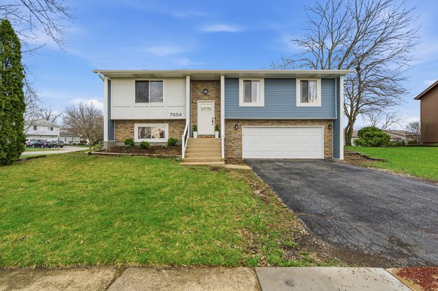 7654 W Moorefield Drive, Frankfort, IL 60423