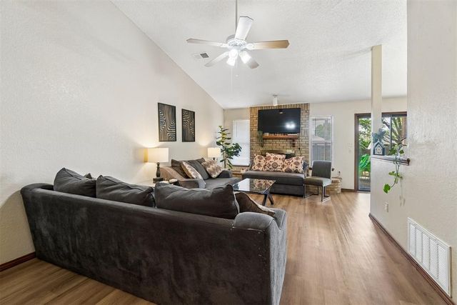 1217 Del Norte Drive, Edmond, OK 73003