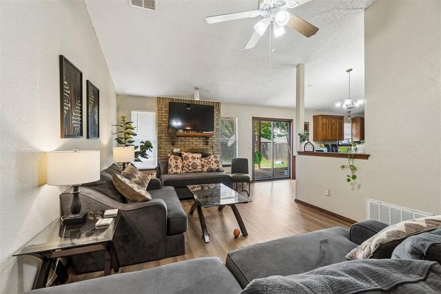 1217 Del Norte Drive, Edmond, OK 73003