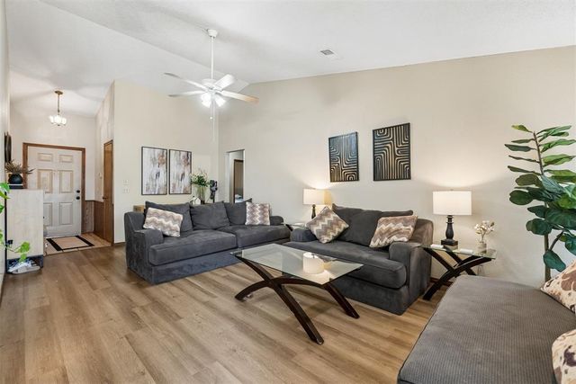 1217 Del Norte Drive, Edmond, OK 73003