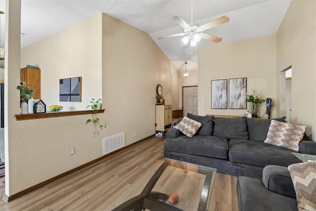 1217 Del Norte Drive, Edmond, OK 73003