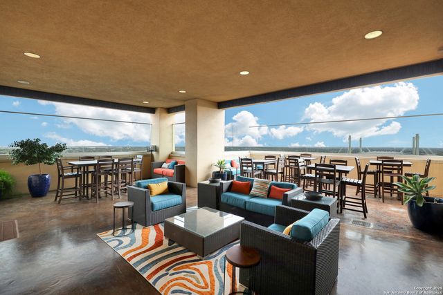 215 Center St Apt 1205, San Antonio, TX 78202