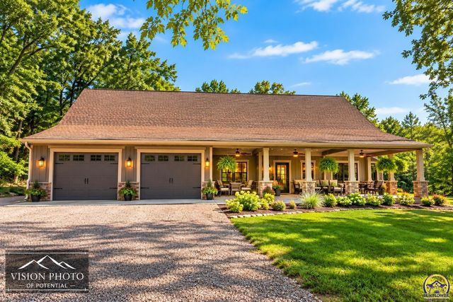 6121 NW Green Hills RD, Topeka, KS 66618