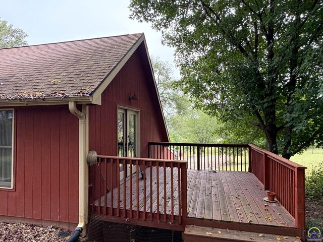6121 NW Green Hills RD, Topeka, KS 66618