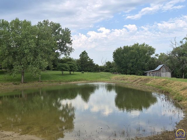 6121 NW Green Hills RD, Topeka, KS 66618