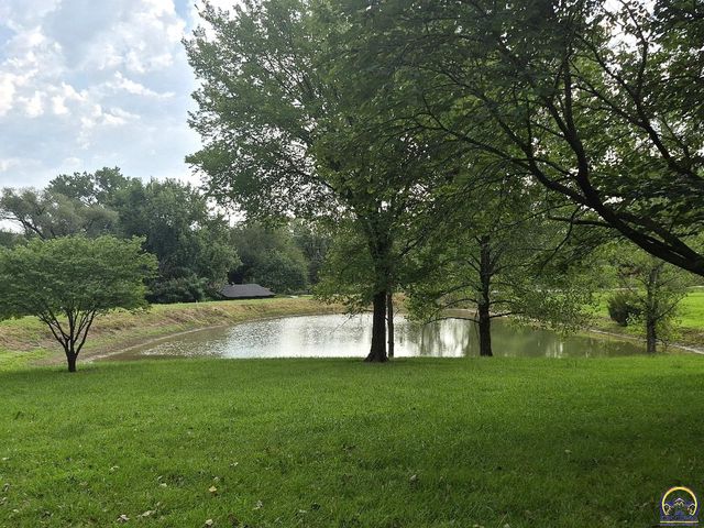 6121 NW Green Hills RD, Topeka, KS 66618