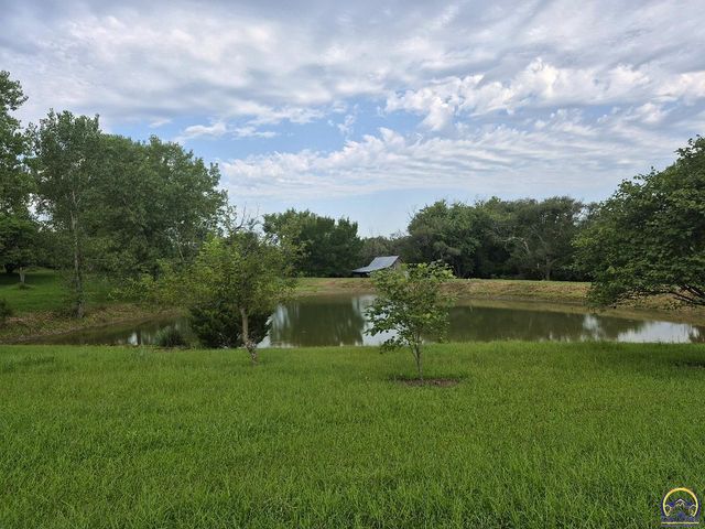 6121 NW Green Hills RD, Topeka, KS 66618
