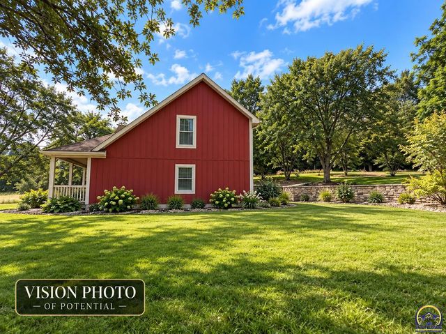 6121 NW Green Hills RD, Topeka, KS 66618