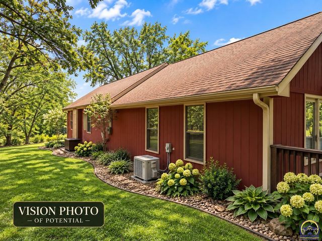 6121 NW Green Hills RD, Topeka, KS 66618