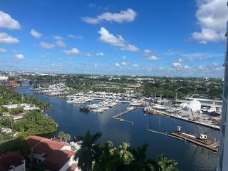 1861 NW S River Dr 1504, Miami, FL 33125