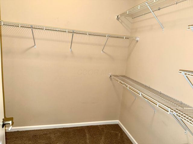 130 Lakes At Cheshire Drive, Delaware, OH 43015