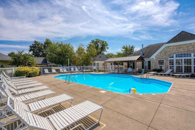 130 Lakes At Cheshire Drive, Delaware, OH 43015